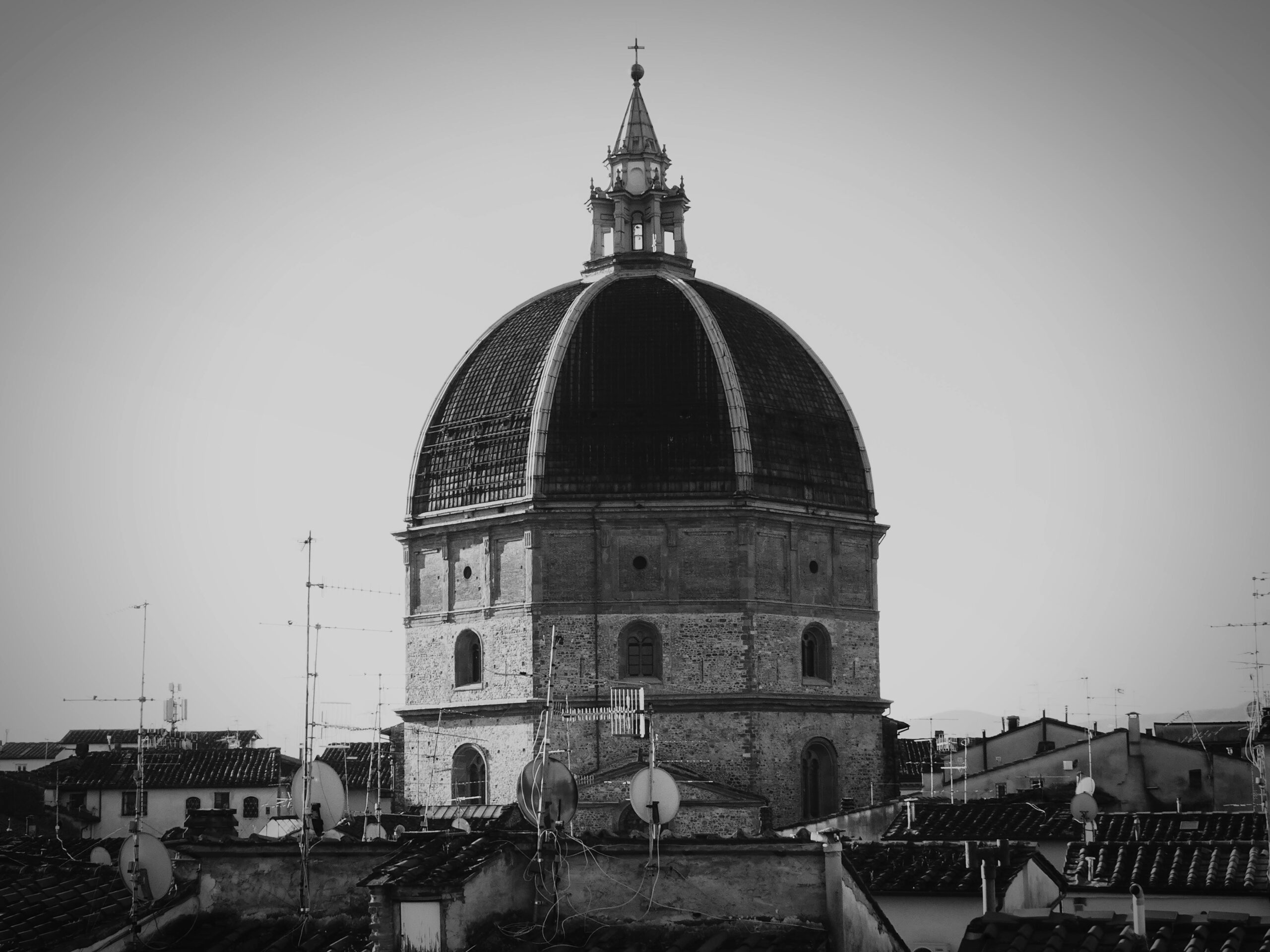 From Lucca by train: the best art city day trips for smart travelers